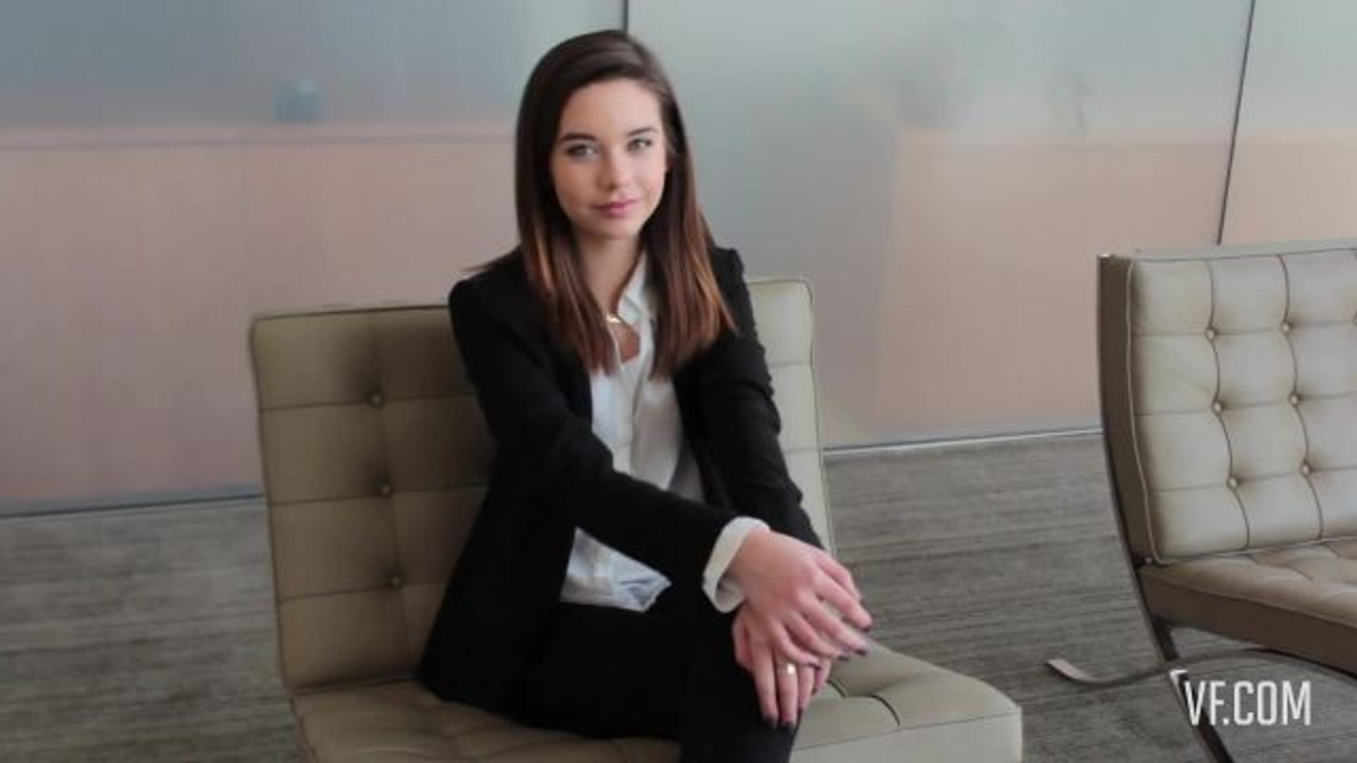 ⁣Amanda Steele Lets August 2011's Vanity Fair Inspire Her Style