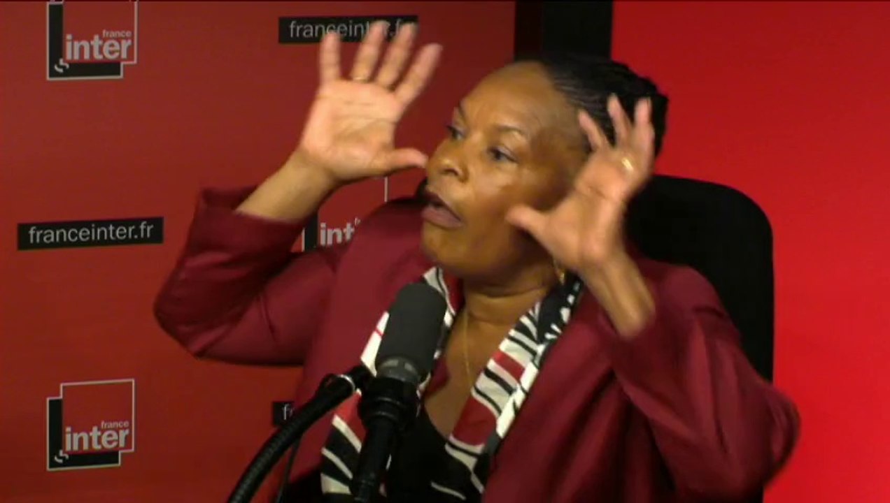 Quand Christiane Taubira oublie qu'elle est filmée !