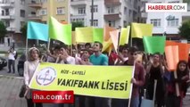 Öğrencilerden Protesto Yürüyüşü