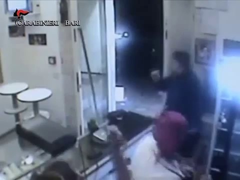 Palermo - Rapina: spara al pizzaiolo, ma l'arma si inceppa. Arrestato (09.09.14)