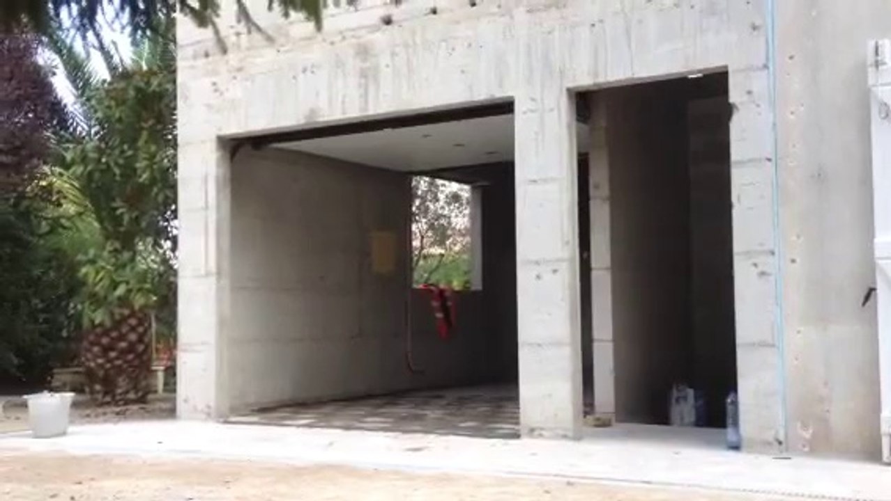 Double porte de garage sectionnelle plafond G60 posées APG Accès Portes de Garage