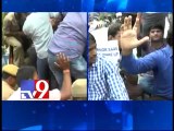 Journalists protests at Raj Bhavan over ban on media, arrested
