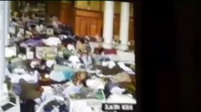 Thieves Caught Red Handed On CCTV Stealing In Masjid-al-Haram