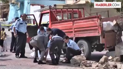 Kendiliğinden hareket eden kamyonetin çarptığı sürücü öldü -