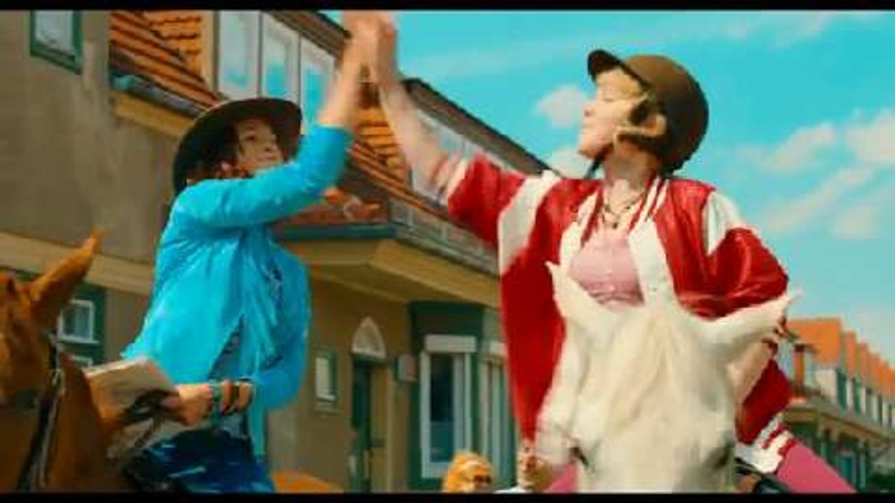 Bibi & Tina Voll Verhext - Clip 3 Ankunft der Samuels (Deutsch) HD