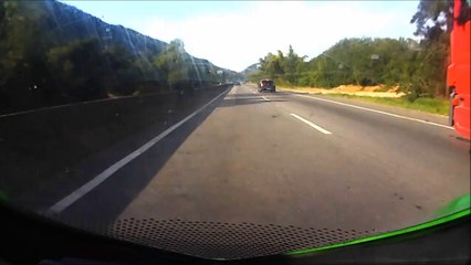 teste na moto com  a câmera apoiada no painel 720p 20 frames/sec