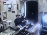 Bari - entrano in pizzeria e sparano ma la pistola s'inceppa, arrestati