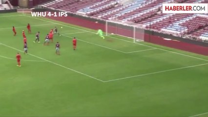 West Ham United'lı Oyuncular, Ipswich'li Futbolcuların Başını Döndürdü