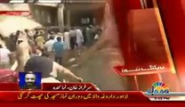 Lahore Namaz E Zuhr k Doraan Masjid Ki Chat Gir Gai