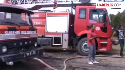 Seyir halindeki kamyonda yangın -