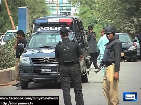 Dunya News - Dacoits loot over Rs40 lac from a Karachi private bank