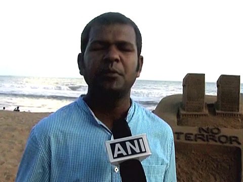 Индия: скульптура из песка в память о жертвах теракта 11/09