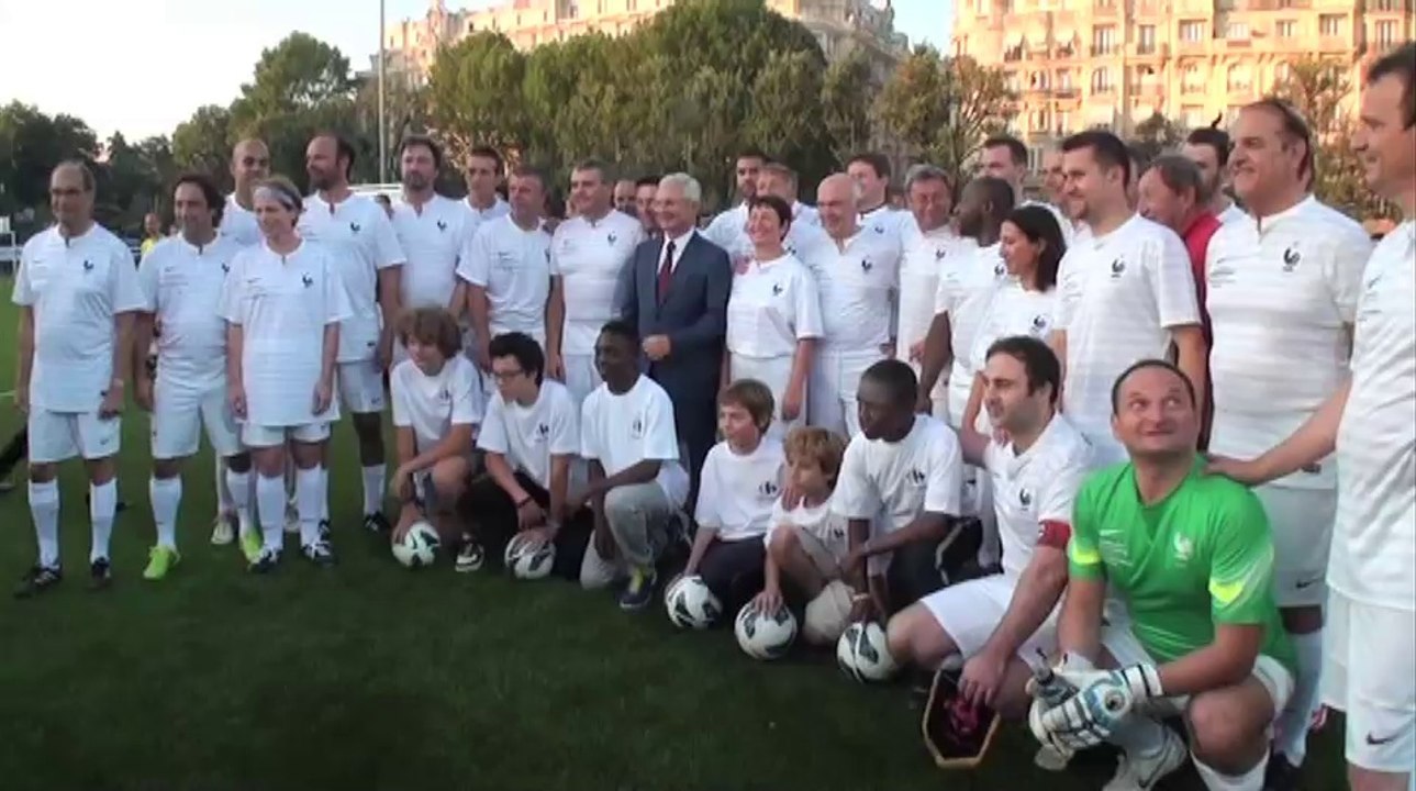 Football / Les députés défaits largement par le Variété club de France - 10/09