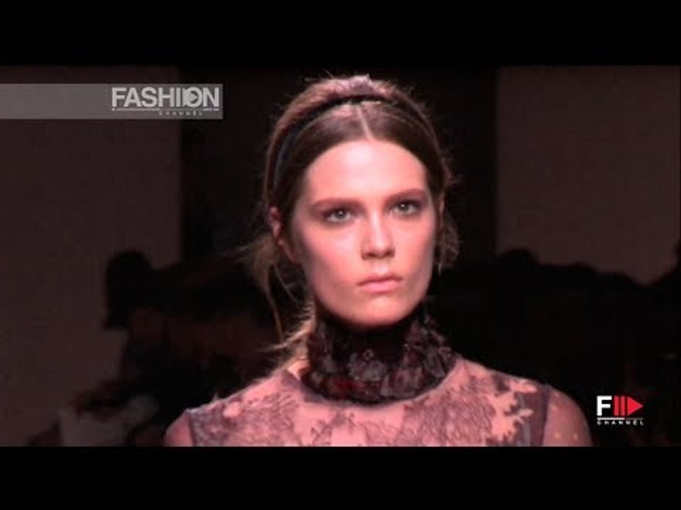 "VALENTINO" Autumn Winter 2011 2012 Paris pret a porter women by Fashion Channel