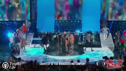Demi Lovato “Really Don’t Care” Performance Teen Choice Awards 2014 TCAs!