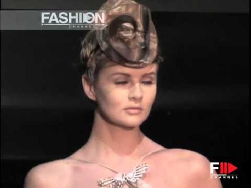Fashion Show "Armani Privè" Autumn Winter 2006 / 2007 Haute Couture 3 of 3 by Fashion Channel