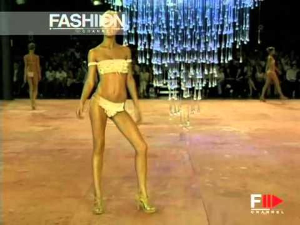 Fashion Show "Rosa Cha" Spring Summer 2006 New York 1 of 3 by Fashion Channel