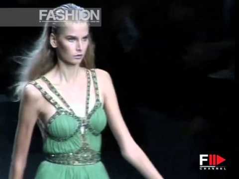 Fashion Show Alexander McQueen Spring Summer 2006 Paris 3 of 3 by Fashion Channel