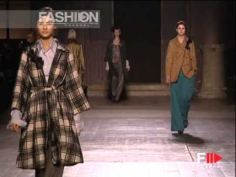 Fashion Show Dries Van Noten Pret a Porter Women Autumn Winter 2005 2006 Paris 1 of 3