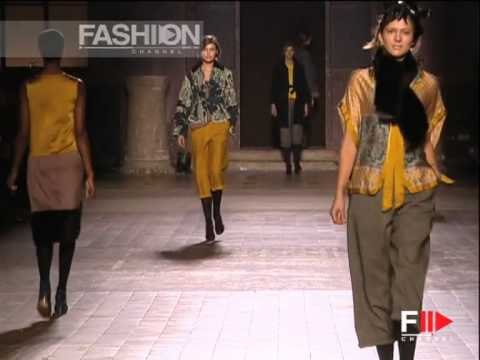 Fashion Show Dries Van Noten Pret a Porter Women Autumn Winter 2005 2006 Paris 2 of 3