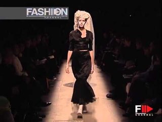 Fashion Show "Comme des Garcons" Pret a Porter Women Autumn Winter 2005 2006 Paris 5 of 5