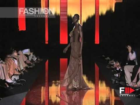 Valentino Fashion Show Haute Couture Women Autumn Winter 2003 2004 Paris 4 of 5