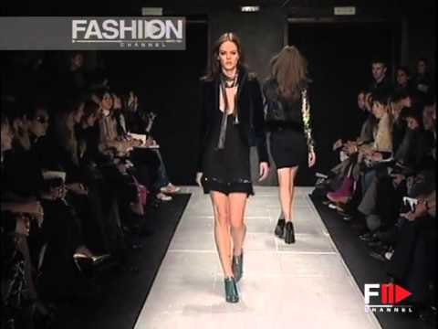 Fashion Show Alessandro Dell'Acqua Pret a Porter Women Autumn Winter 2005 2006 Milan 2 of 2