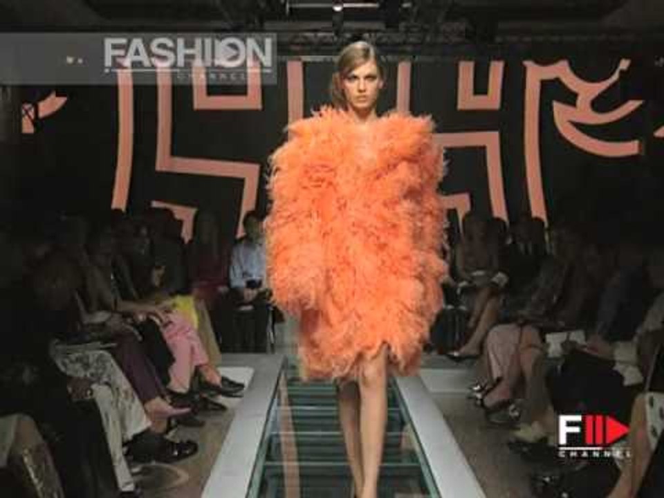 "Versace Atelier" Autumn Winter 2000 2001 Paris 3 of 4 Haute Couture woman by Fashion Channel