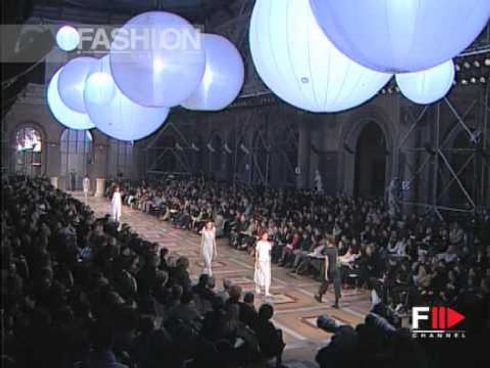 "Issey Miyake" Autumn Winter 2000 2001 Paris 1 of 4 pret a porter woman by FashionChannel