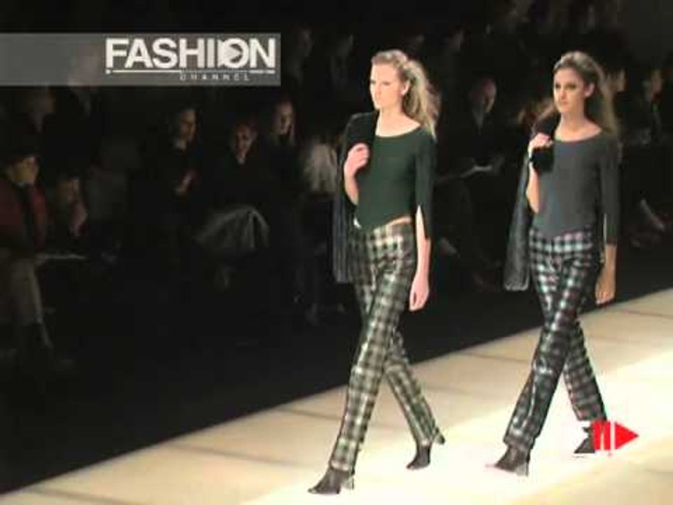 "Emporio Armani" Autumn Winter 2000 2001 Milan 1 of 3 pret a porter woman by FashionChannel