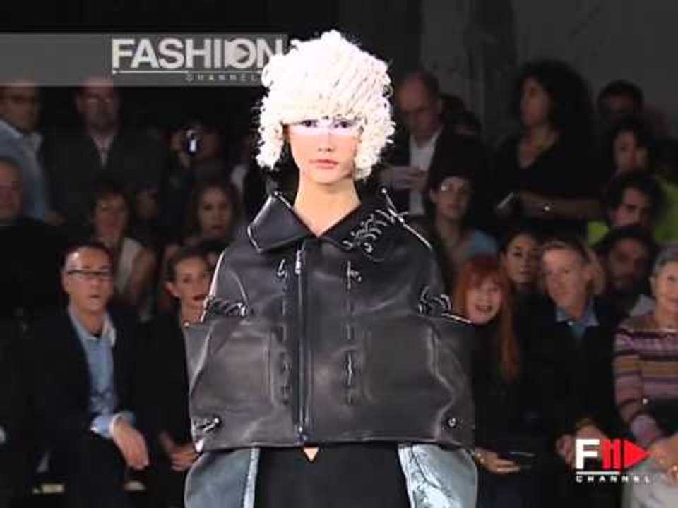 "Comme Des Garcons" Spring Summer 2005 1 of 4 Paris Pret a Porter by FashionChannel