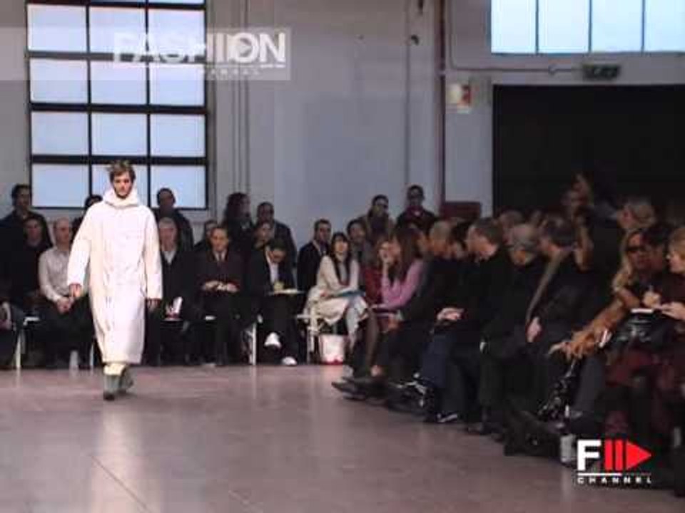 "Issey Miyake" Autumn Winter 2004 2005 Paris 3 of 3 Menswear by FashionChannel