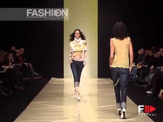 "Paola Frani" Autumn Winter 2004 2005 Milan 2 of 3 Pret a Porter by FashionChannel