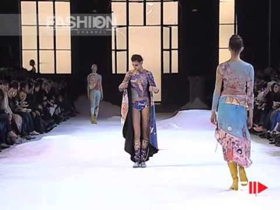 "Issey Miyake" Autumn Winter 2004 2005 Paris 4 of 4 Pret a Porter by FashionChannel