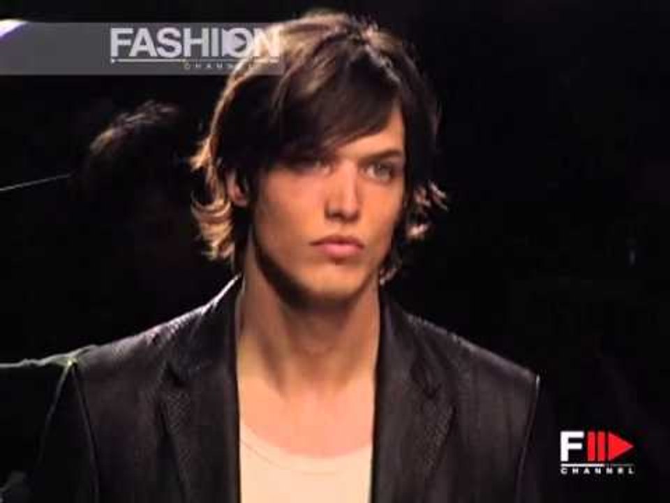 "Calvin Klein" Spring Summer 2004 New York 1 of 2 Menswear by FashionChannel
