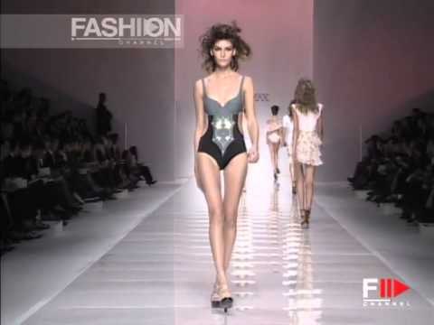Sportmax Spring Summer 2004 Milan 1 of 4 Pret a Porter Woman by FashionChannel