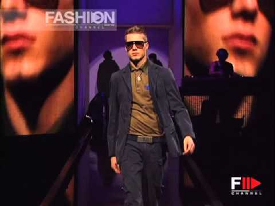 "Versus" Autumn Winter 2003 2004 Milan 2 of 2 Menswear by FashionChannel