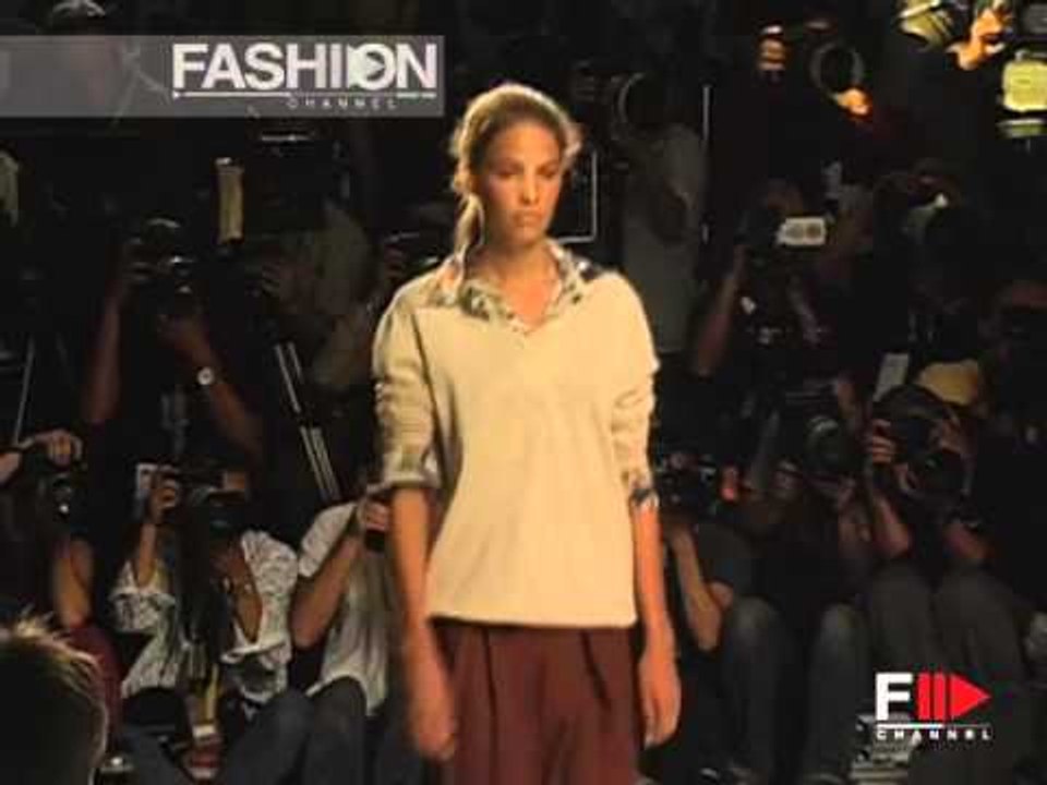 "Calvin Klein" Spring Summer 2004 New York 1 of 3 Pret a Porter Woman by Fashion Channel