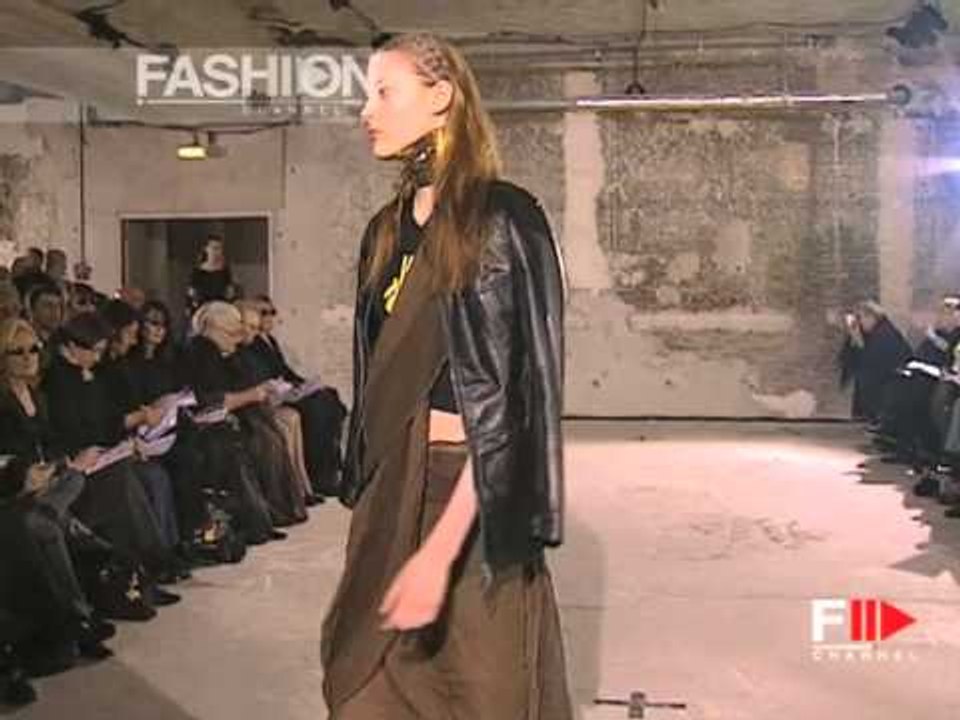 LOUIS VUITTON Spring 2000 Paris - Fashion Channel 