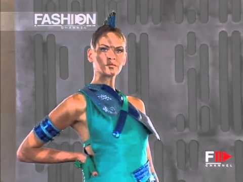 Christian Dior Autumn Winter 1999 2000 Paris 4 of 4 Haute Couture woman by FashionChannel