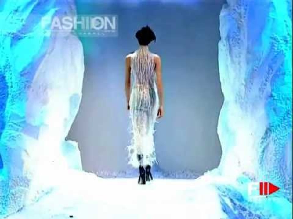 "Julien Macdonald" Autumn Winter 1999 2000 London 5 of 5 pret a porter woman by FashionChannel
