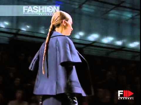 Louis Vuitton Autumn Winter 2003 2004 Paris 3 of 3 Pret a Porter Woman by FashionChannel