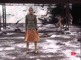 "Alexander McQueen" Autumn Winter 2003 2004 Paris 1 of 4 Pret a Porter Woman by FashionChannel