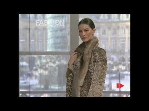 TOP MODELS OF THE 90'S Valentino Haute Couture 1998 by FashionChannel