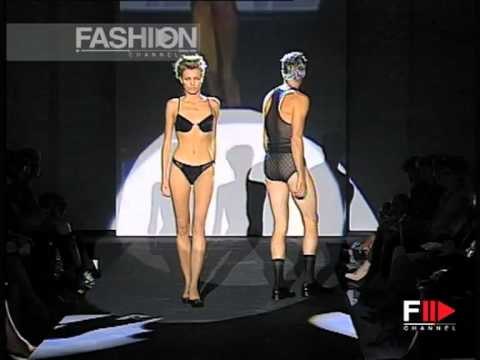 Gucci Spring Summer 1998 Milan 2 of 5 pret a porter woman by FashionChannel