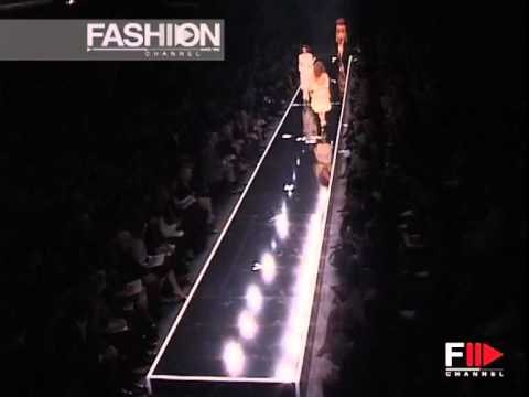 Moschino Spring Summer 2003 Milan 1 of 3 Pret a Porter Woman by FashionChannel