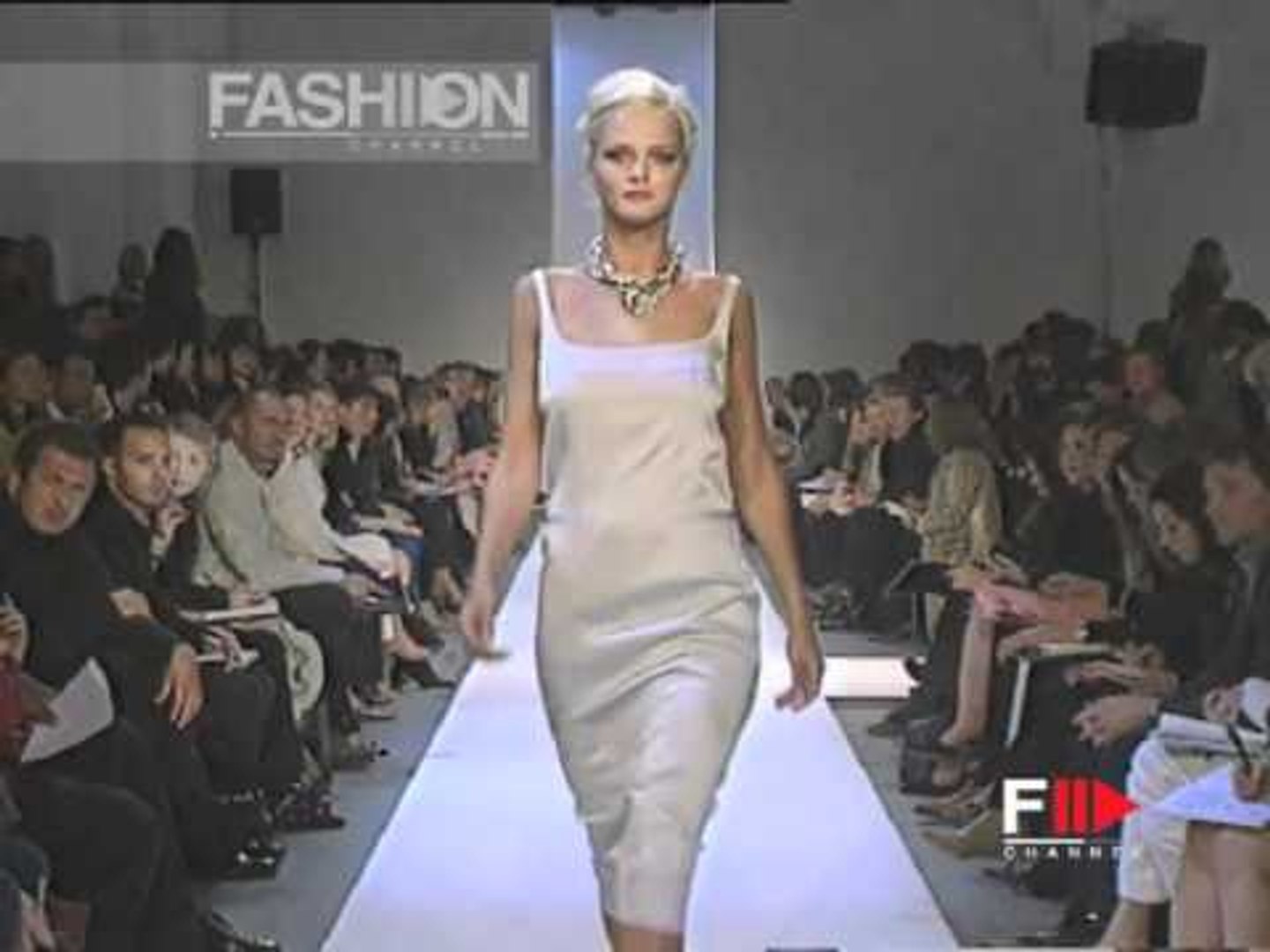 Carmen Kass Spring Summer 2000 by FashionChannel - video Dailymotion