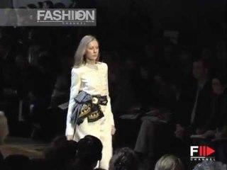 "Chloé" Autumn Winter 2002 2003 Paris 1 of 2 by FashionChannel
