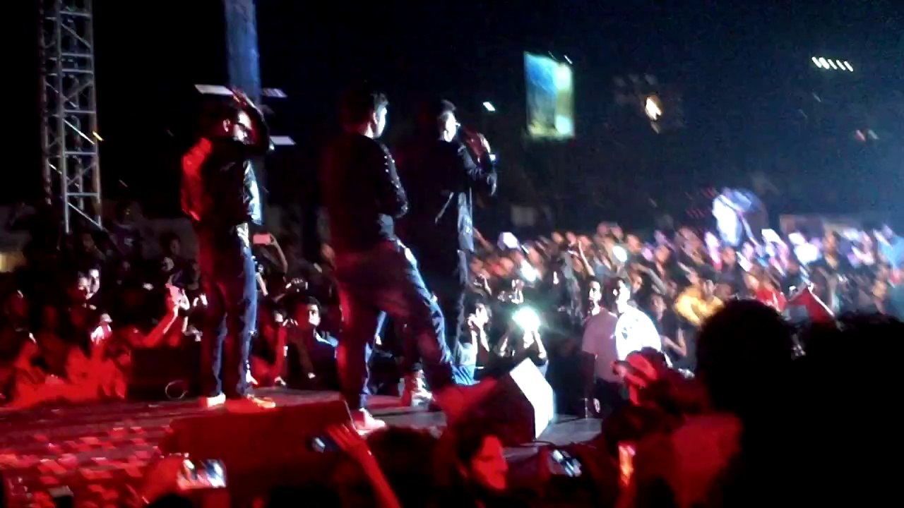 Yo Yo Honey Singh Live Performance at Mumbai Blue Eyes