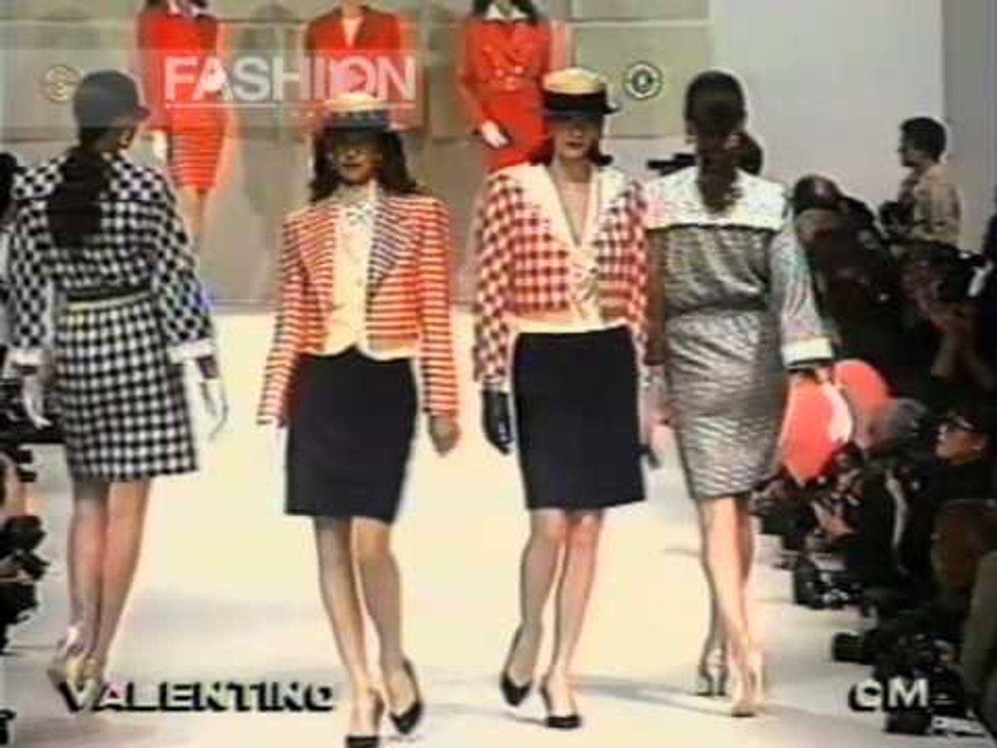 Valentino" Spring Summer 1989 Paris Pret a Porter Woman by Canale Moda -  video Dailymotion